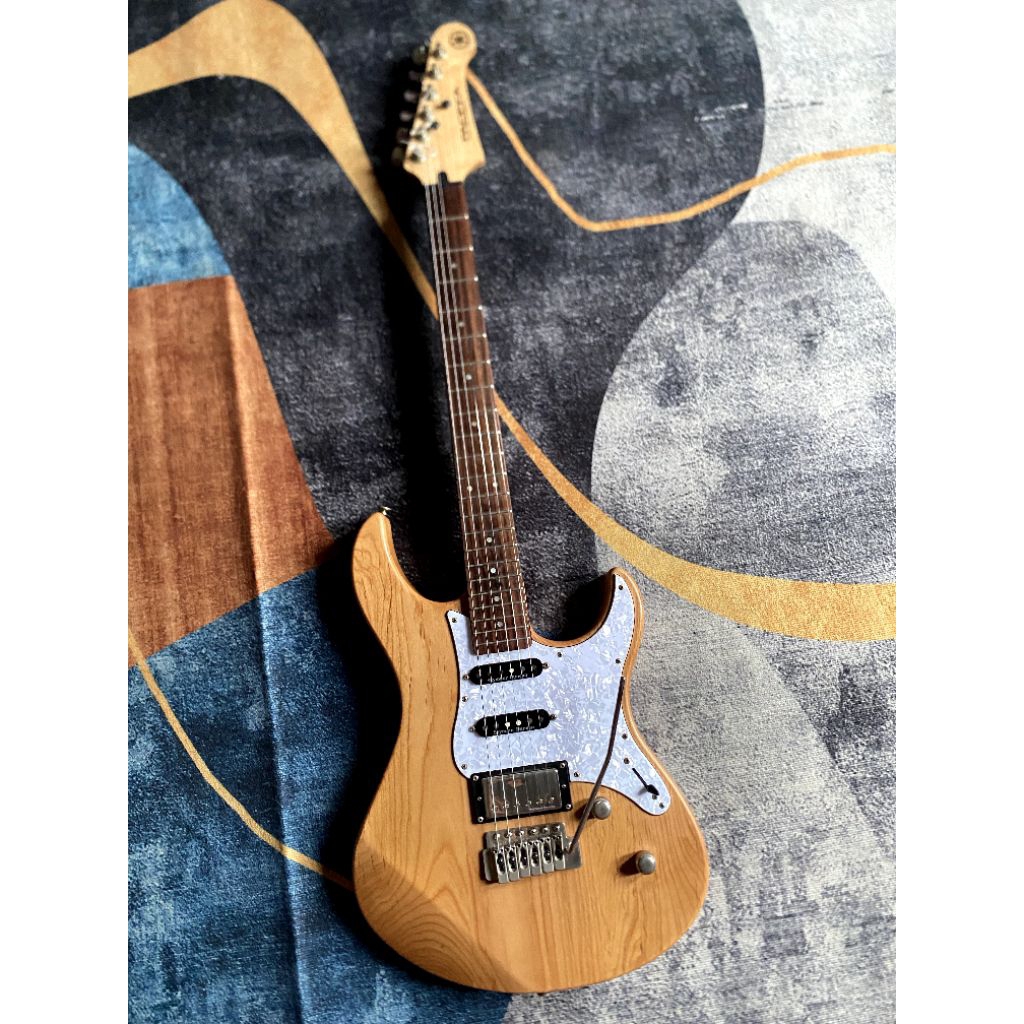 YAMAHA PACIFICA 612 VIIX YNS