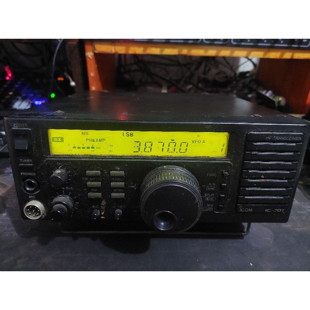 Icom 707 HF transceiver
