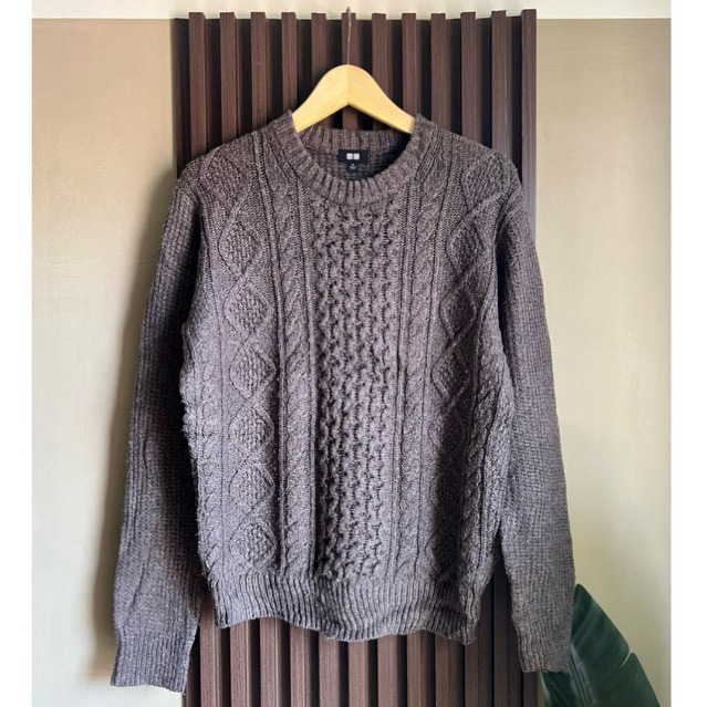 Sweater Uniqlo Cableknit Rajut Full Kepang Dark Espresso