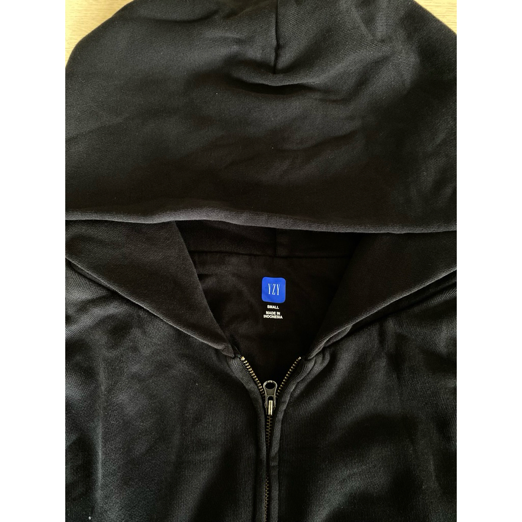 yzy x gap