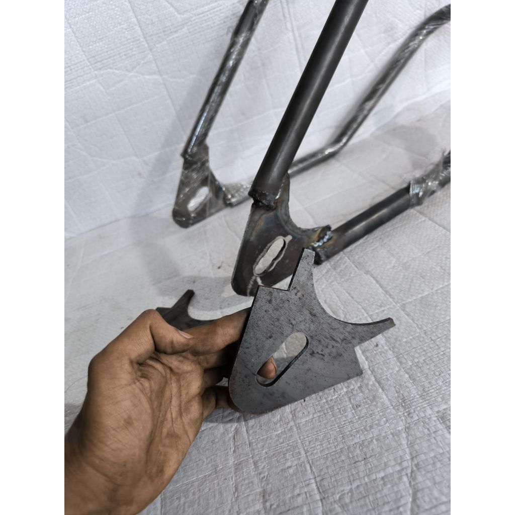 Bracket Monting Roda Motor Custom Axle Flat Chopper Axle Plat Frame Tebal 8mm Lubang As 15mm