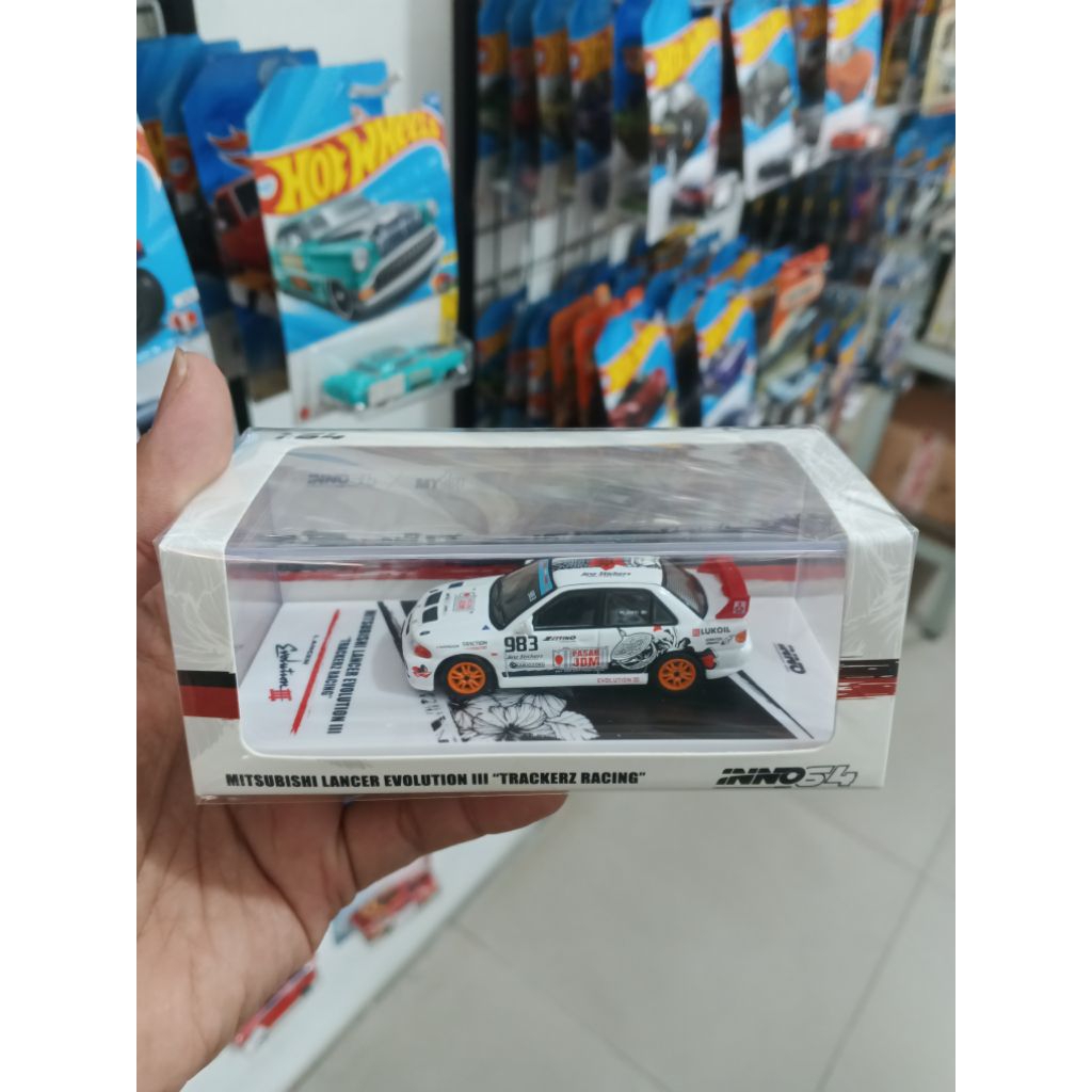 Inno64 Mitsubishi Lancer Evolution III Trackerz Racing