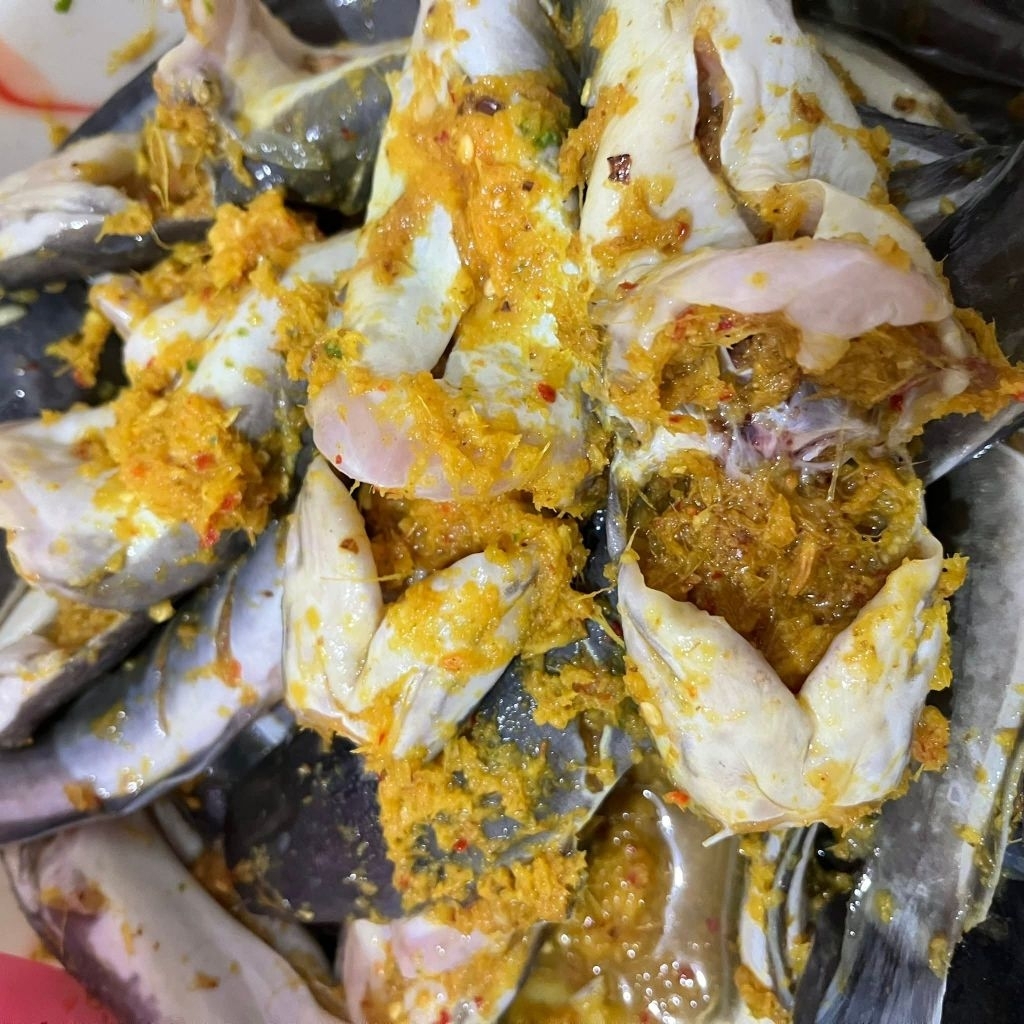 Lele Ungkep Serundeng