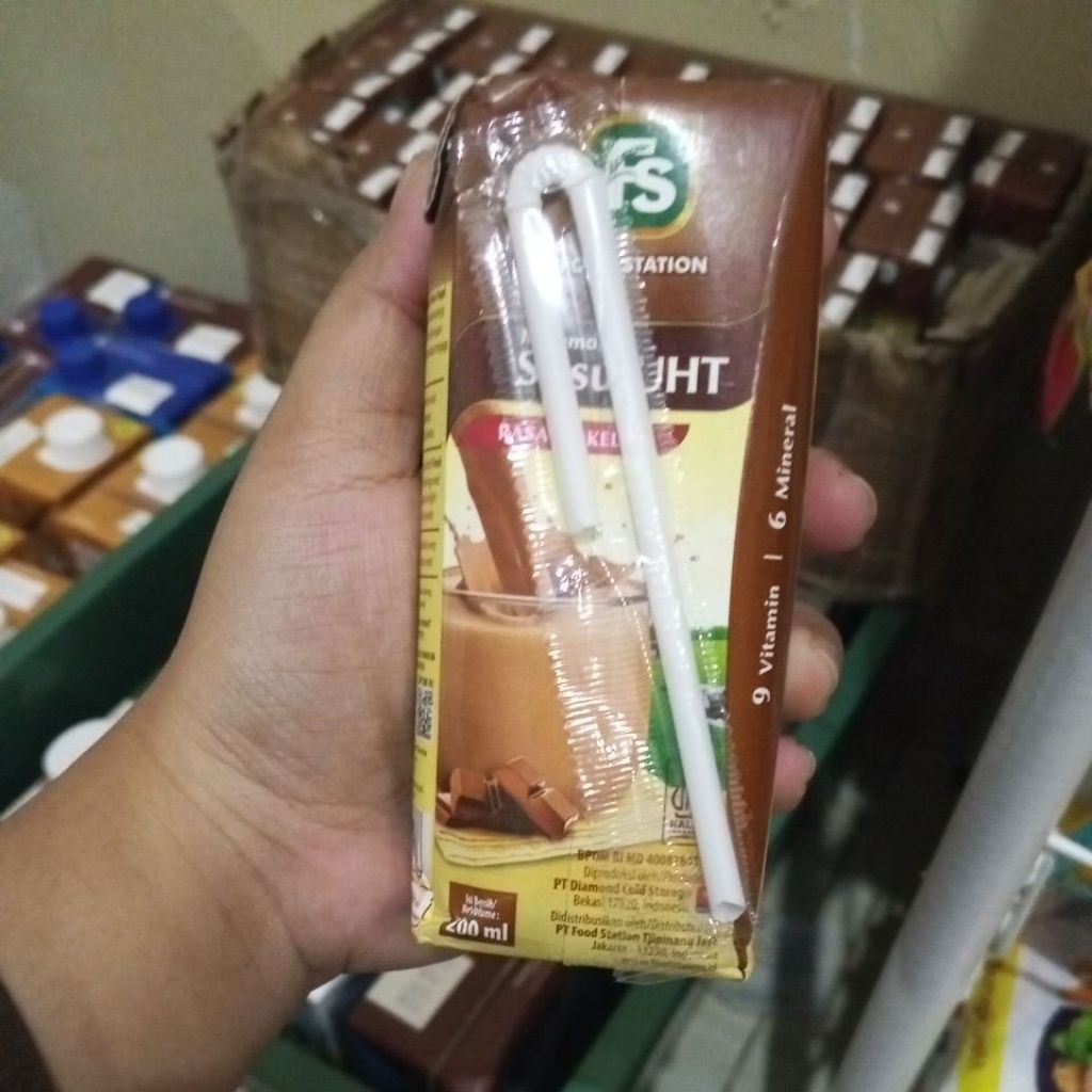 food station minuman susu uht cokelat 200ml