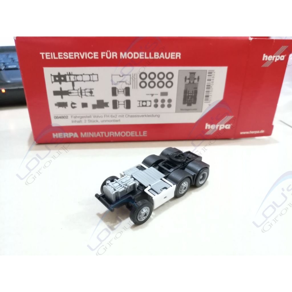 Herpa 084602 sasis Volvo 6x2 miniatur truk skala 87
