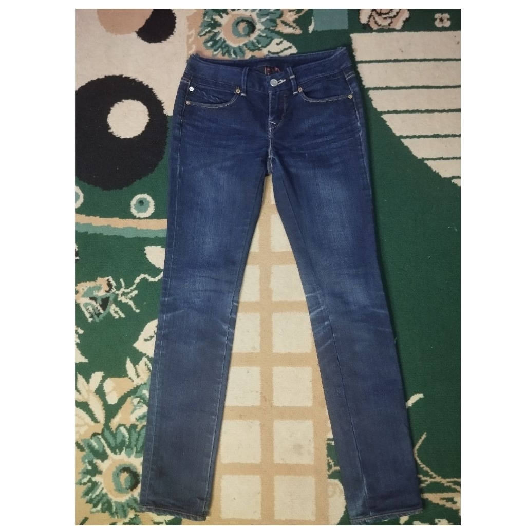 CELANA JEANS CEWE SKINNY LEVI' SECOND ,KONDISI MASIH BAGUS SIZE 28  SEDIKIT STRETCH