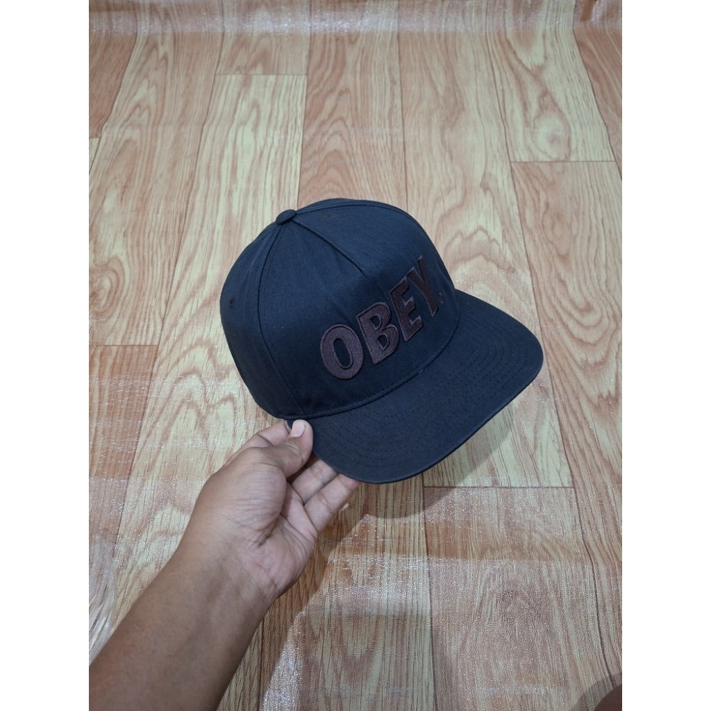 topi obey