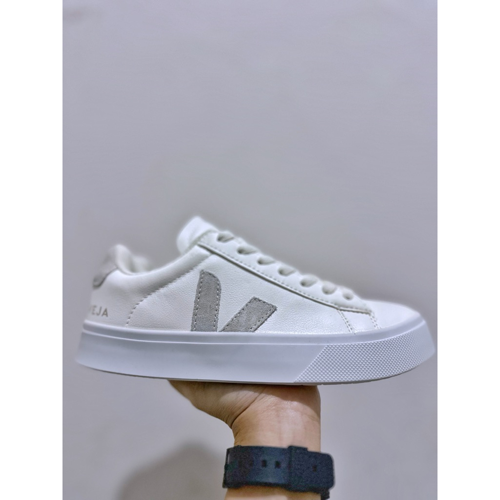Sepatu Casual Wanita Veja