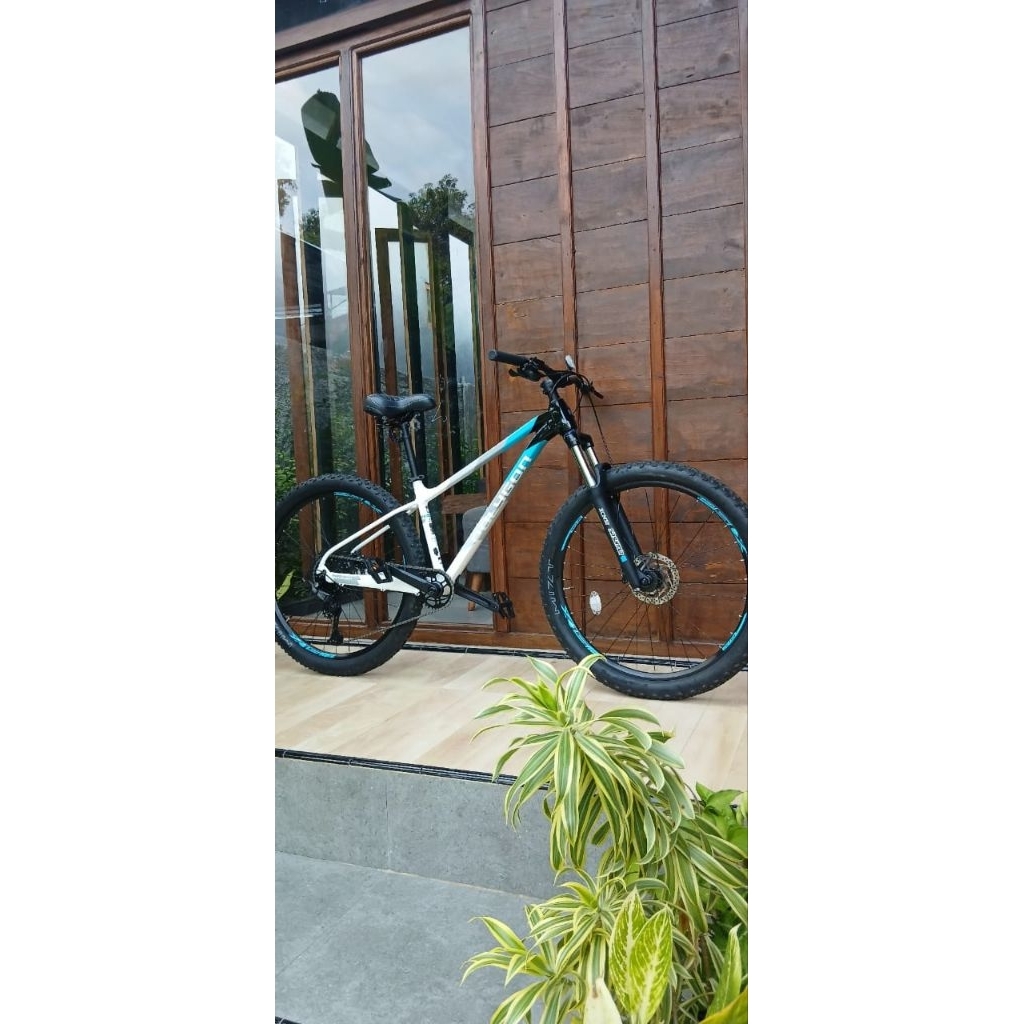 Sepeda Polygon Xtrada 5 tahun 2025 size S27.5 second