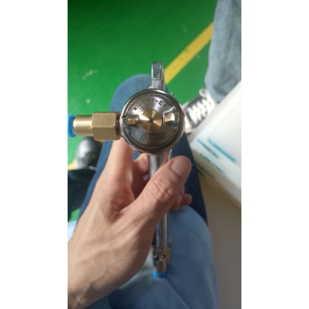 spraygun anes iwata wider 1