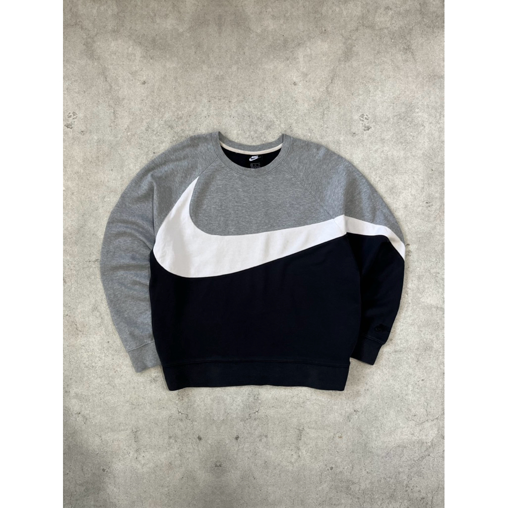 NIKE BIG SWOOSH SECOND