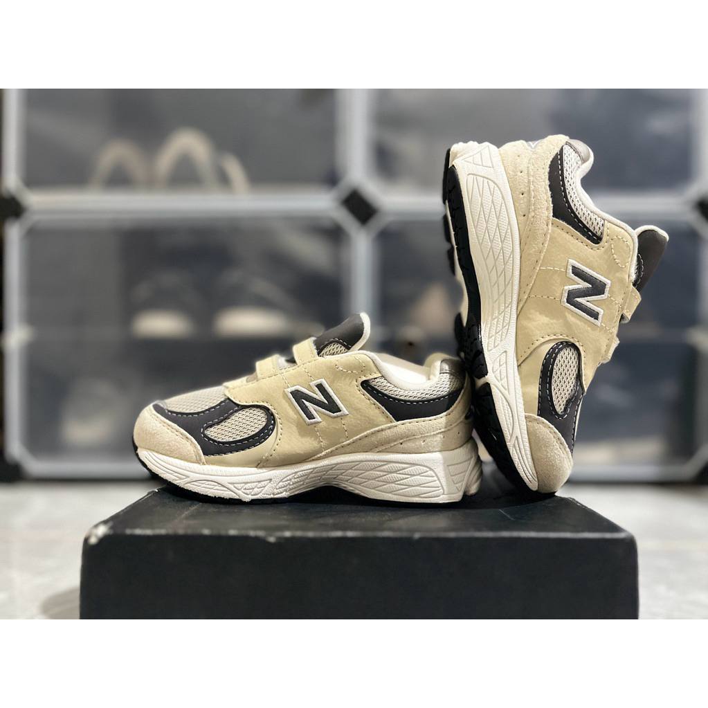 Sepatu Anak Preloved/Second Kids NB 2002R Insole 16 cm