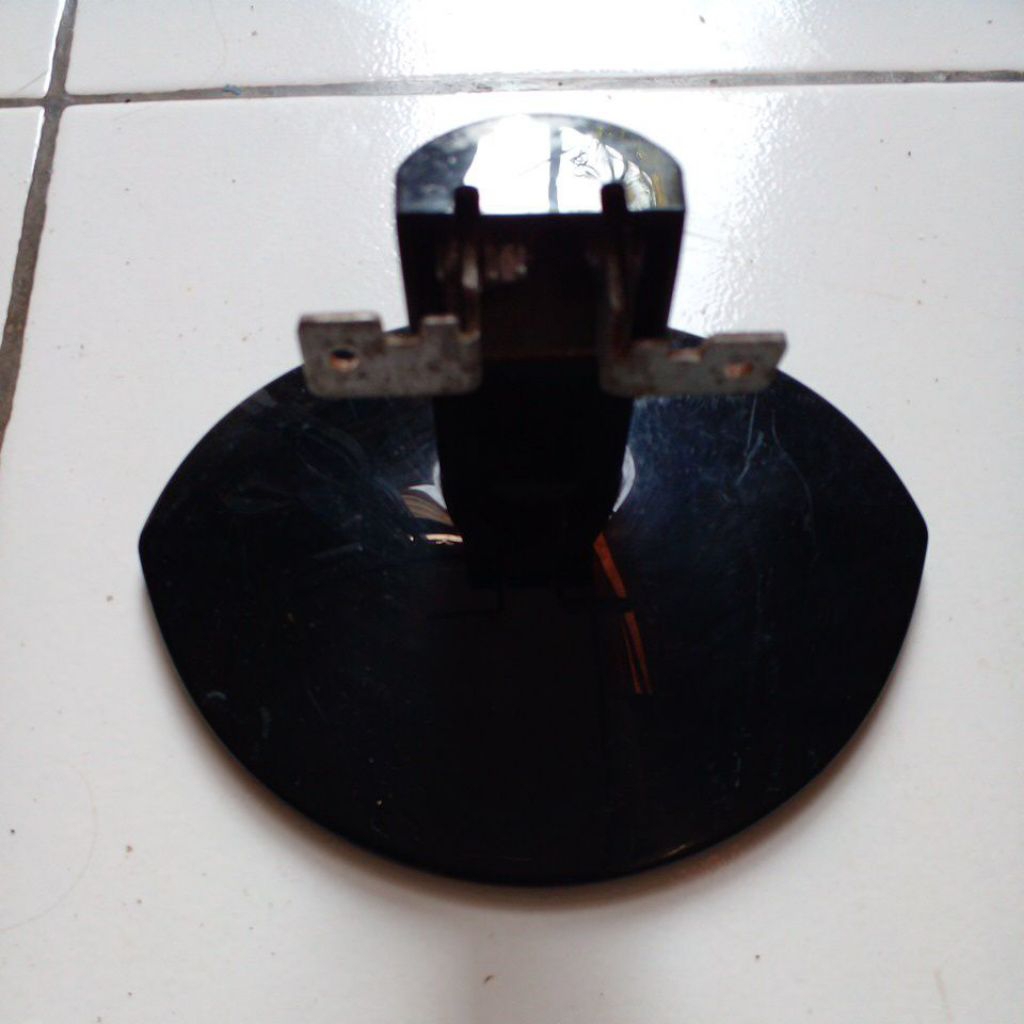 kaki stand monitor AOC E1621WB