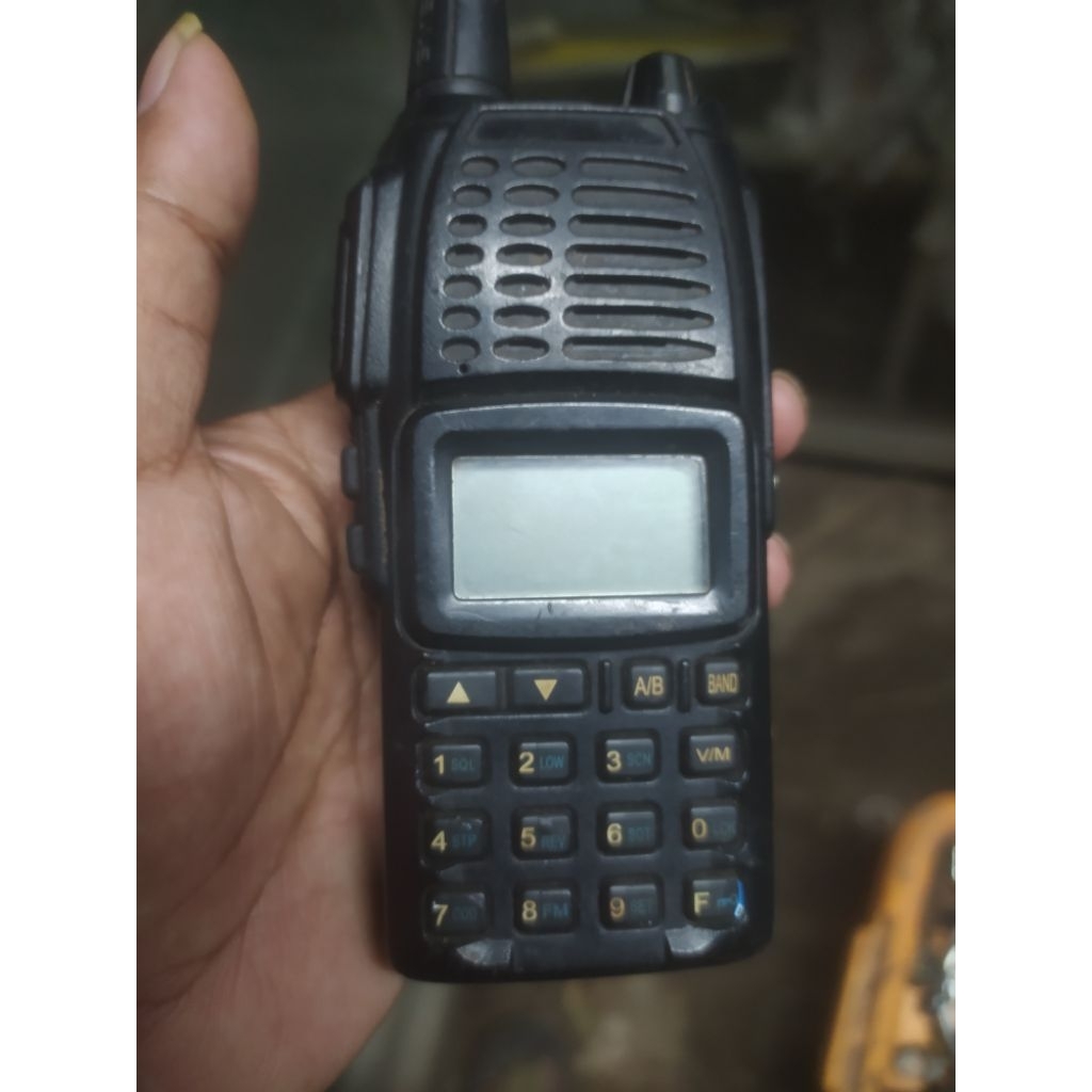 ht lupax vev v18 UHF dan Vhf.