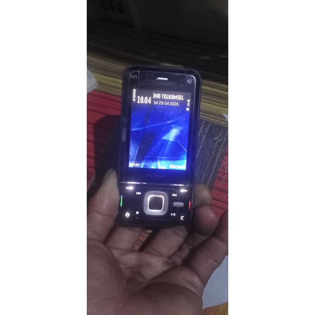 Nokia n81