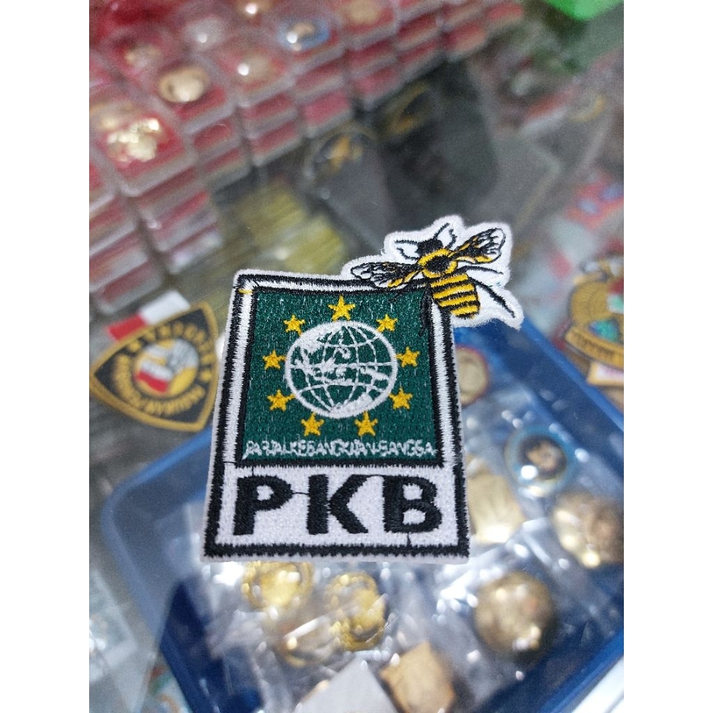 Logo bordiran PKB pariasi lebah