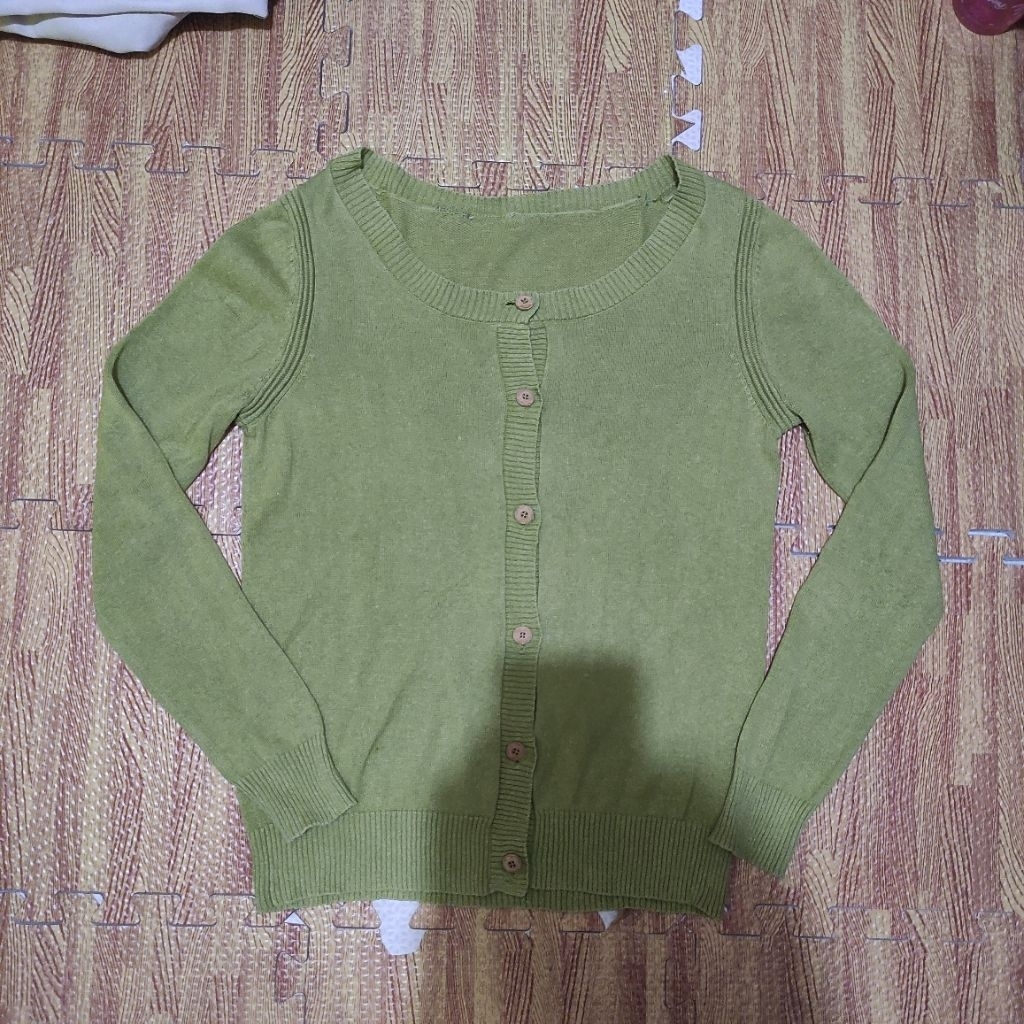 Preloved Cardigan Hijau Avocado