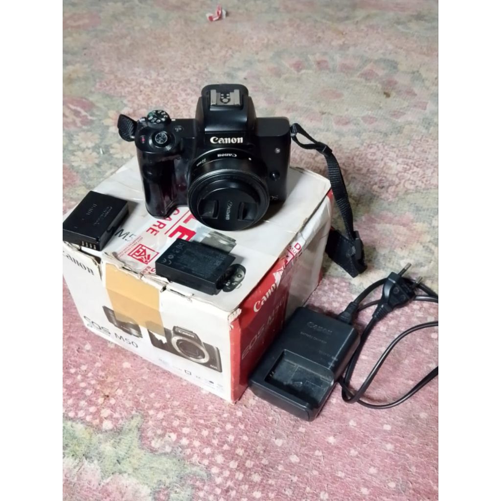 Canon M50
