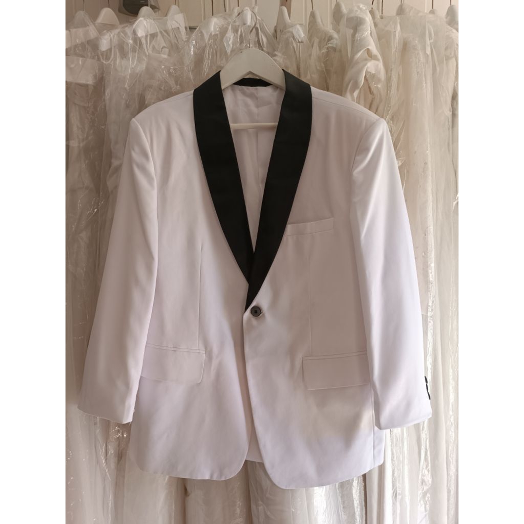 Jas Tuxedo Putih size XL Bekas Second Preloved