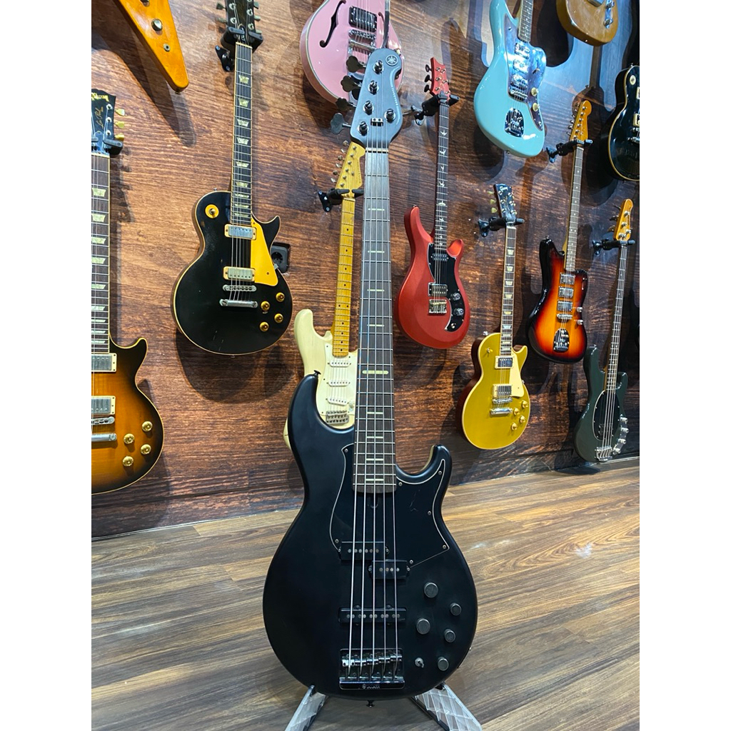 Bass Yamaha BB735A 5 String Matte Black