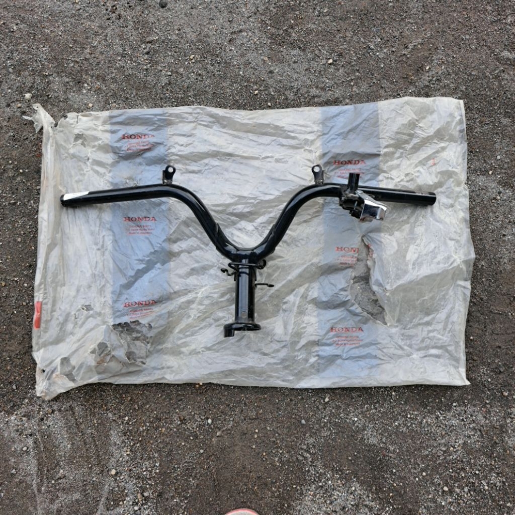 Stang stir honda beat karbu PIPE ASSY STRG HANDLE 53000-KVY-960 Original AHM Astra honda motor