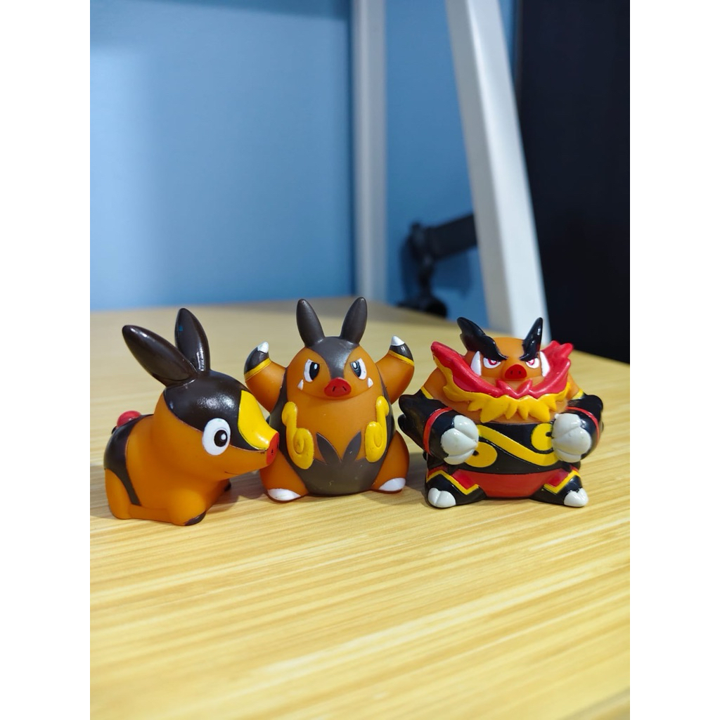 POKEMON EMBOAR EVOLUTION SET (FINGER DOLL)