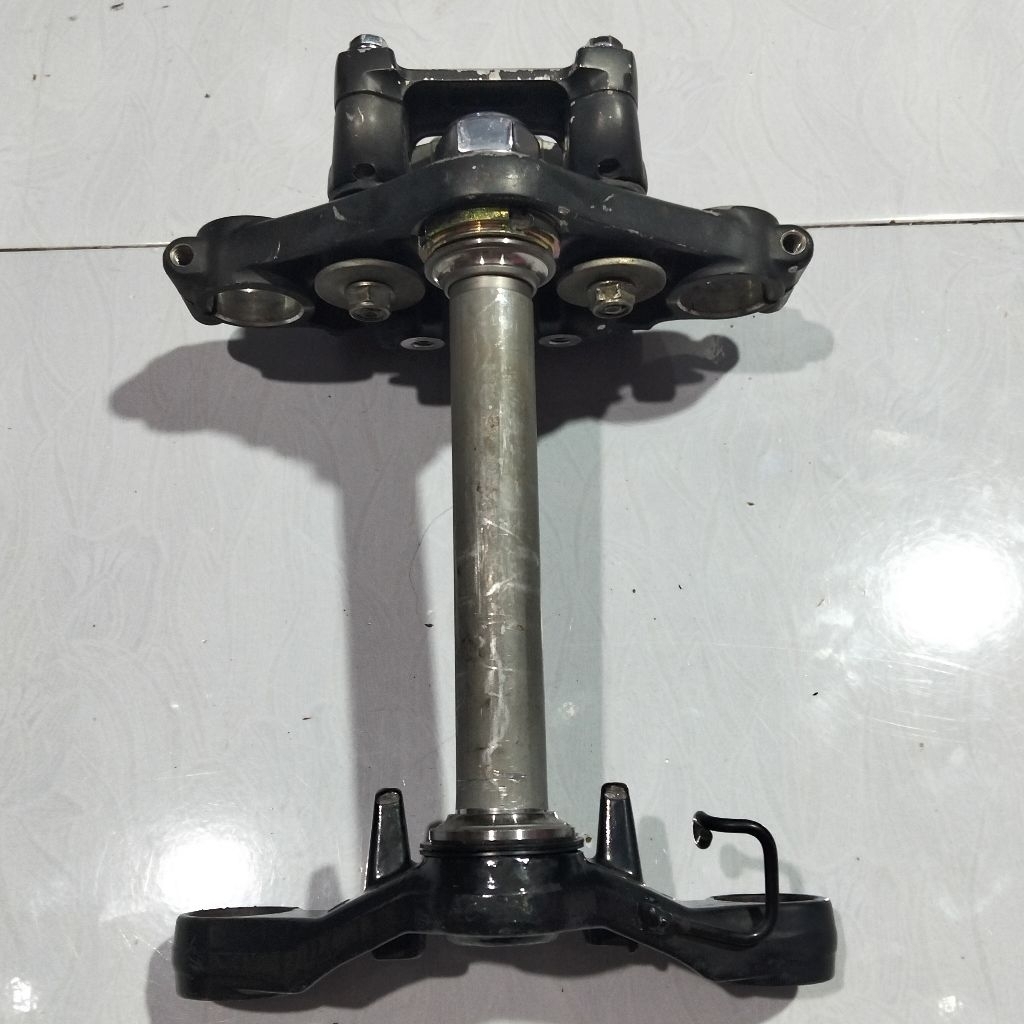 segitiga set atas/bawah HONDA CB 150R OLD original K15