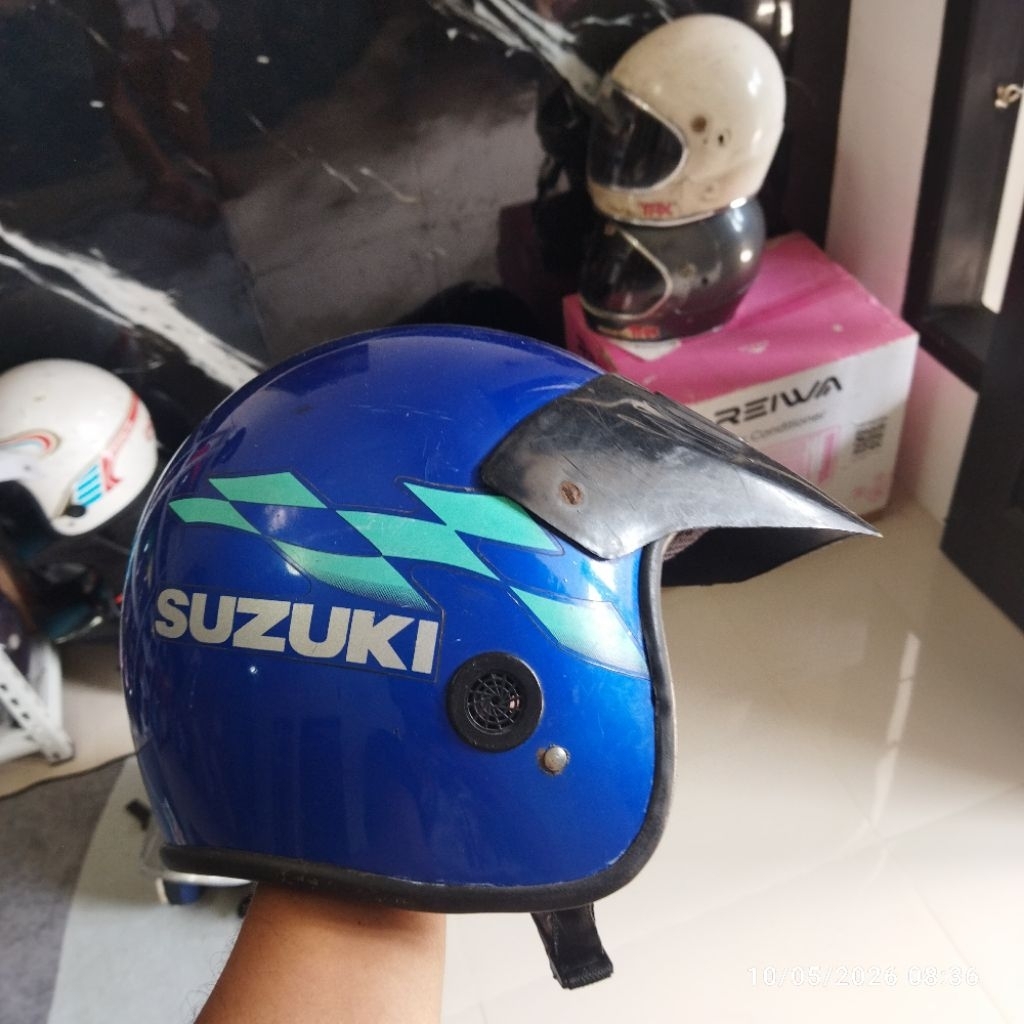 helm Suzuki jadul original