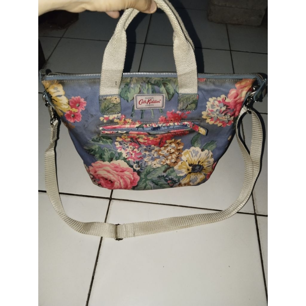 Tas Slempang Cath Kidston