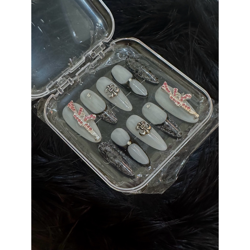 Gun Press On Nails