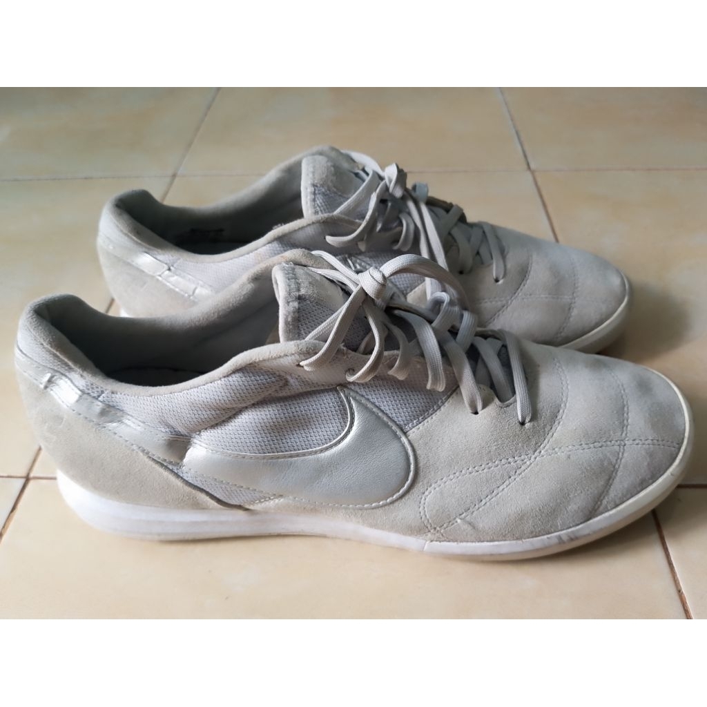 Sepatu Futsal Second Nike Tiempo Premier II Sala IC Pure Platinum Size 44.5 Insole 285 Second Ori