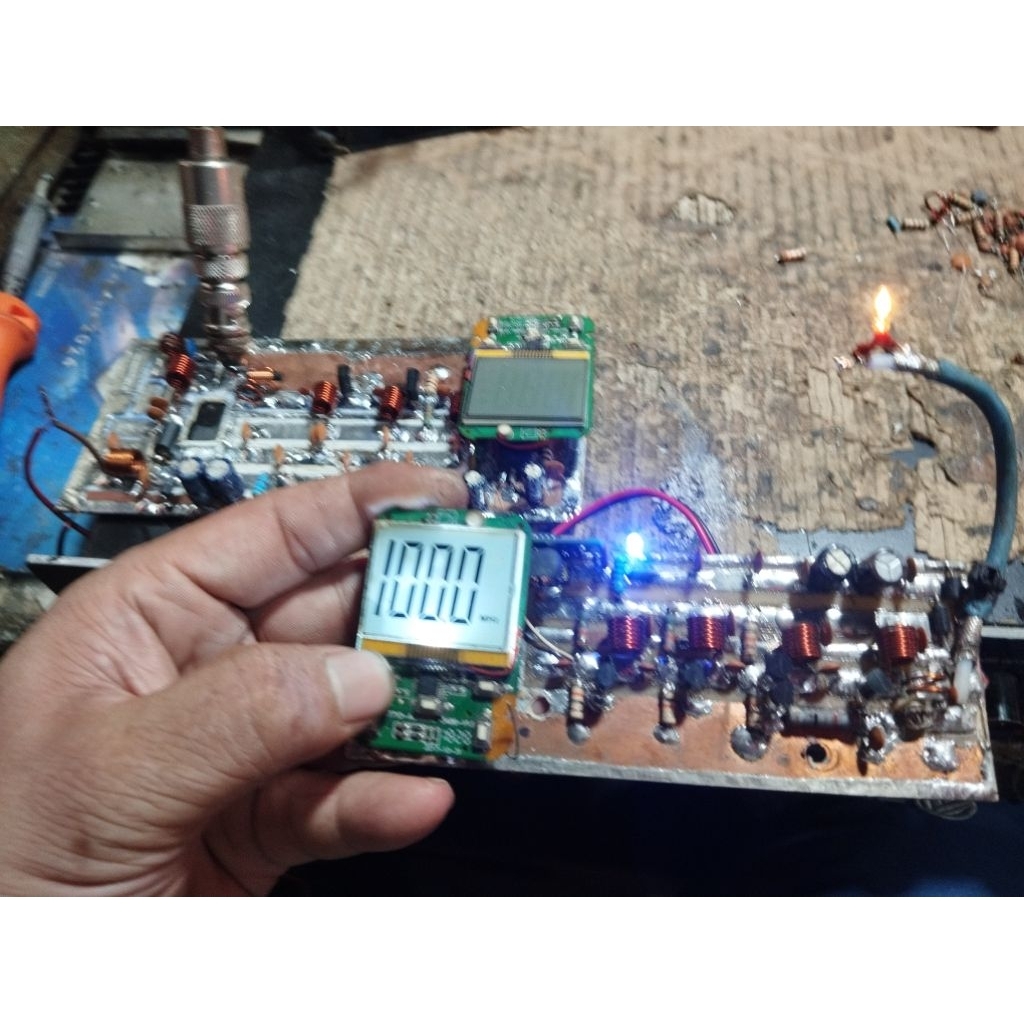KIT PLL PEMANCAR FM SETEREO BLUTUT 1 WAT FREQUENSI 88-108 MHZ