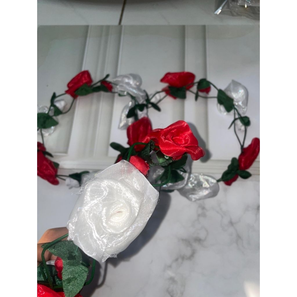 FLOWER CROWN EDISI KEMERDEKAAN LUSINAN/ FLOWER CROWN MERAH PUTIH ISI 12PCS