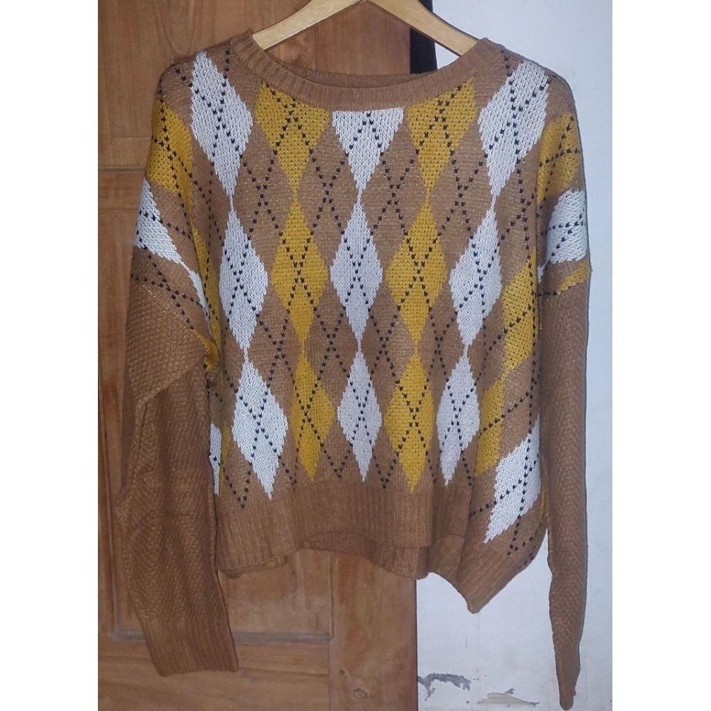 Preloved Sweater GU ketupat