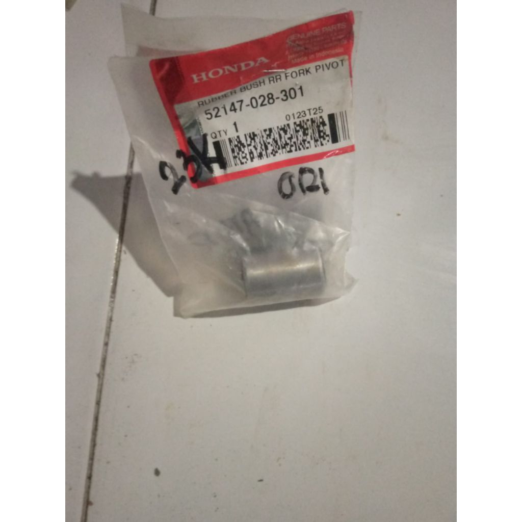 Bosh arm ayunan karisma Supra 125 Revo absolute Blade 52147-028-301 original AHM