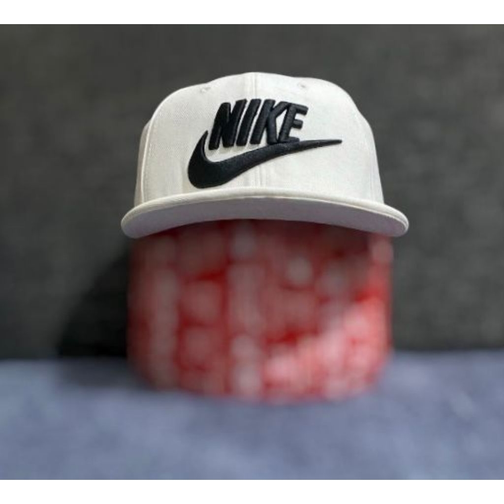 Topi Nike Pro Futura Snapback White Black Original Nike True Cap BIG LOGO Second
