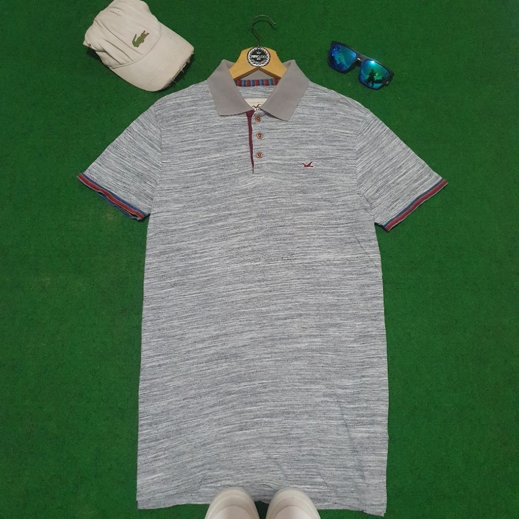 kaos kerah HOLLISTER