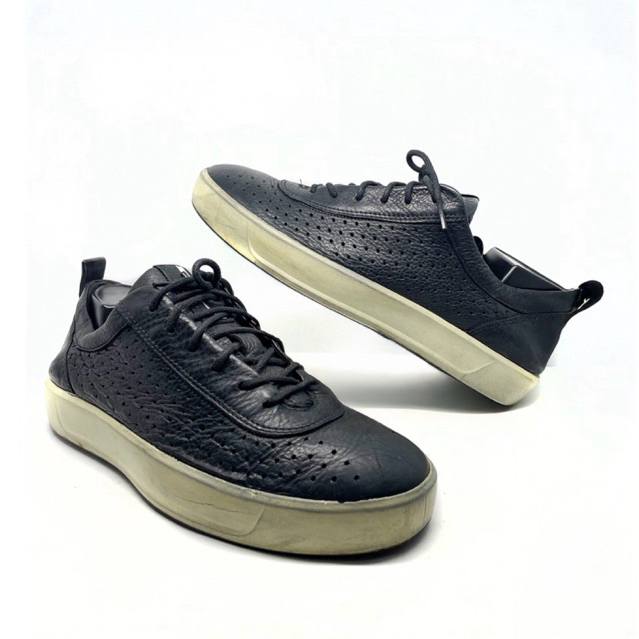 Size 40 | ECCO Sepatu Kasual Kulit Hitam