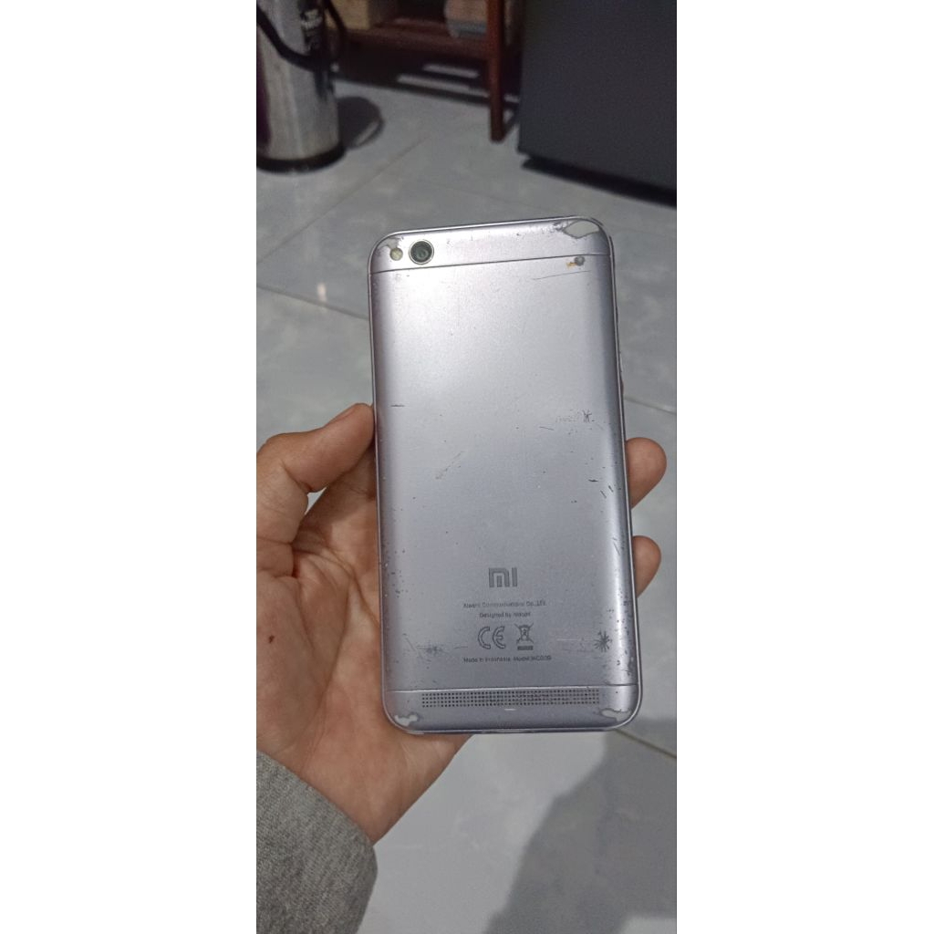 hp redmi 5a kondisi mati matot seperti pada gambar