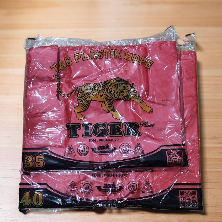 kantong plastik HD tiger merah uk 35 & 40