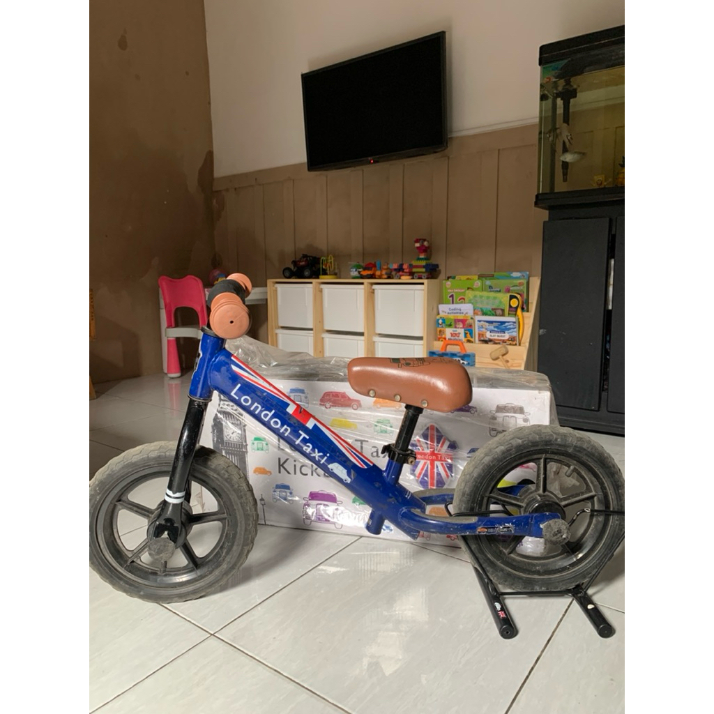 Preloved Balance Bike merk London Taxi