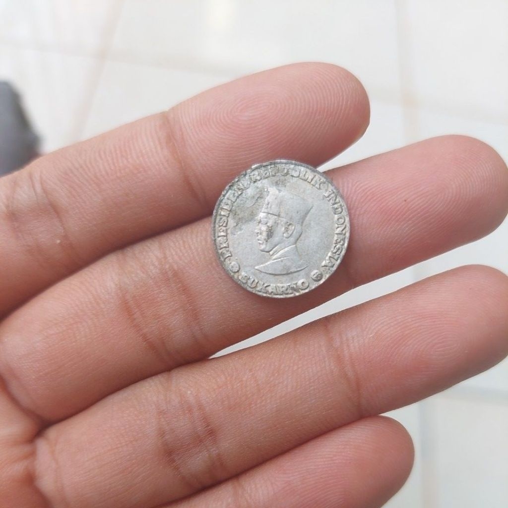 Koin tua sukarno 1 sen irba. apa adanya. langka