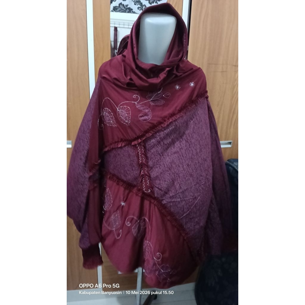 pl Baju jilbab langsungan maroon bahan adem ngaret Cantik