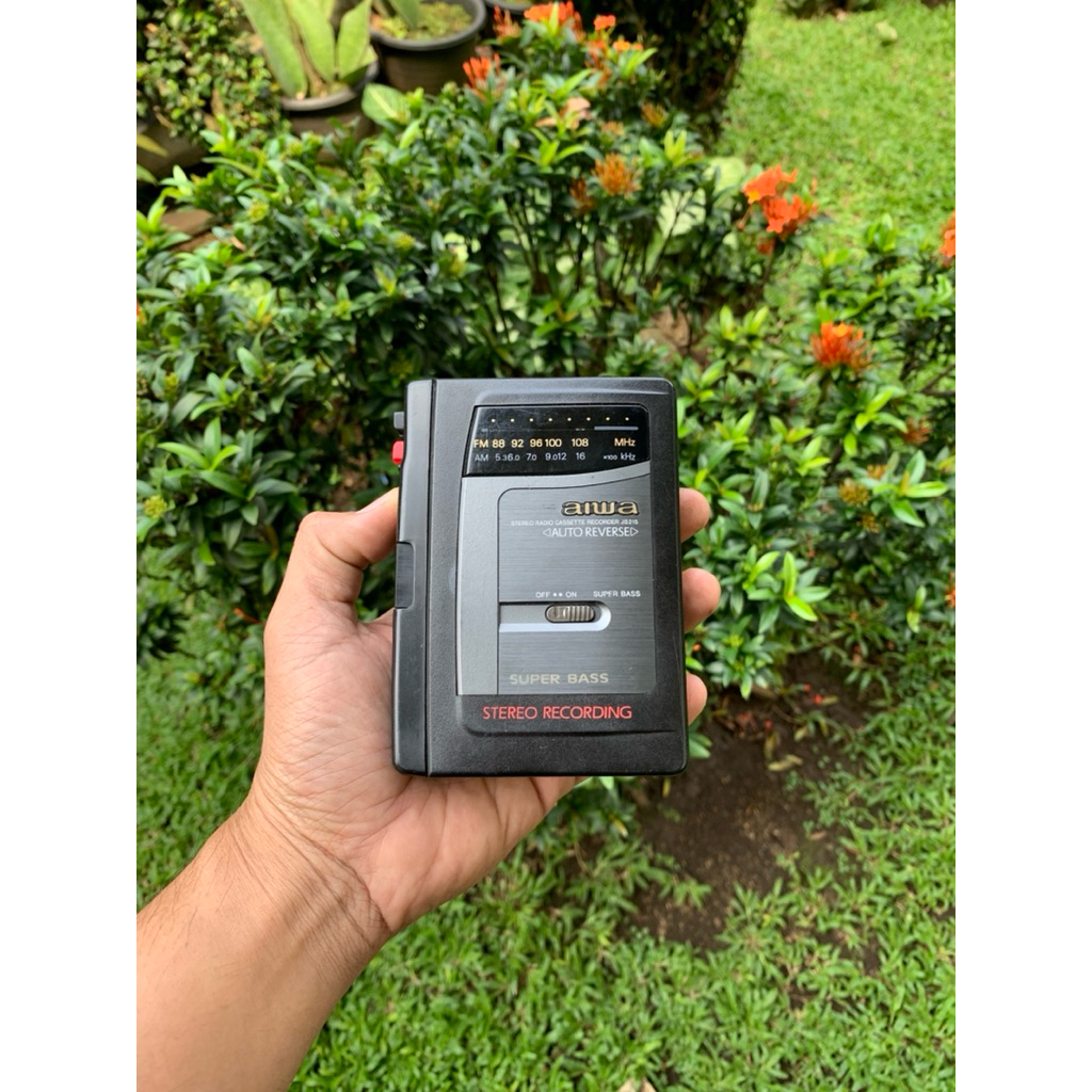 Walkman / Alat Pemutar Kaset AIWA HS-JS215