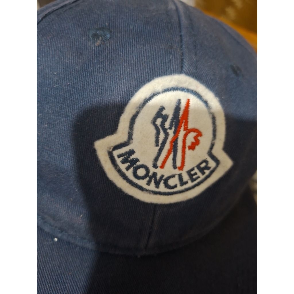 topi moncler