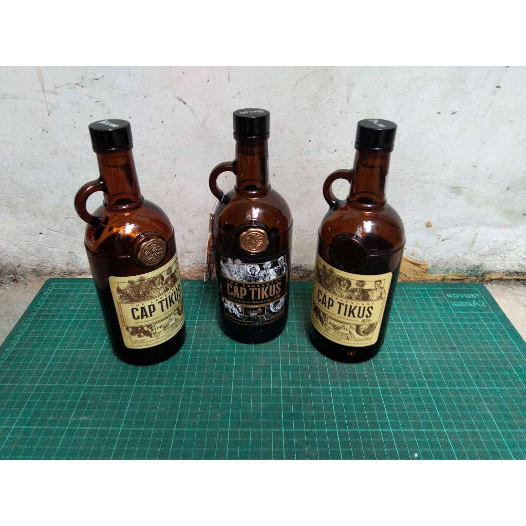 BOTOL KOSONG CAP TIKUS BEKAS MINUMAN IMPORT ORI KAPASITAS 700ML BAHAN KACA TEBAL ANTIK COCOK BUAT KO