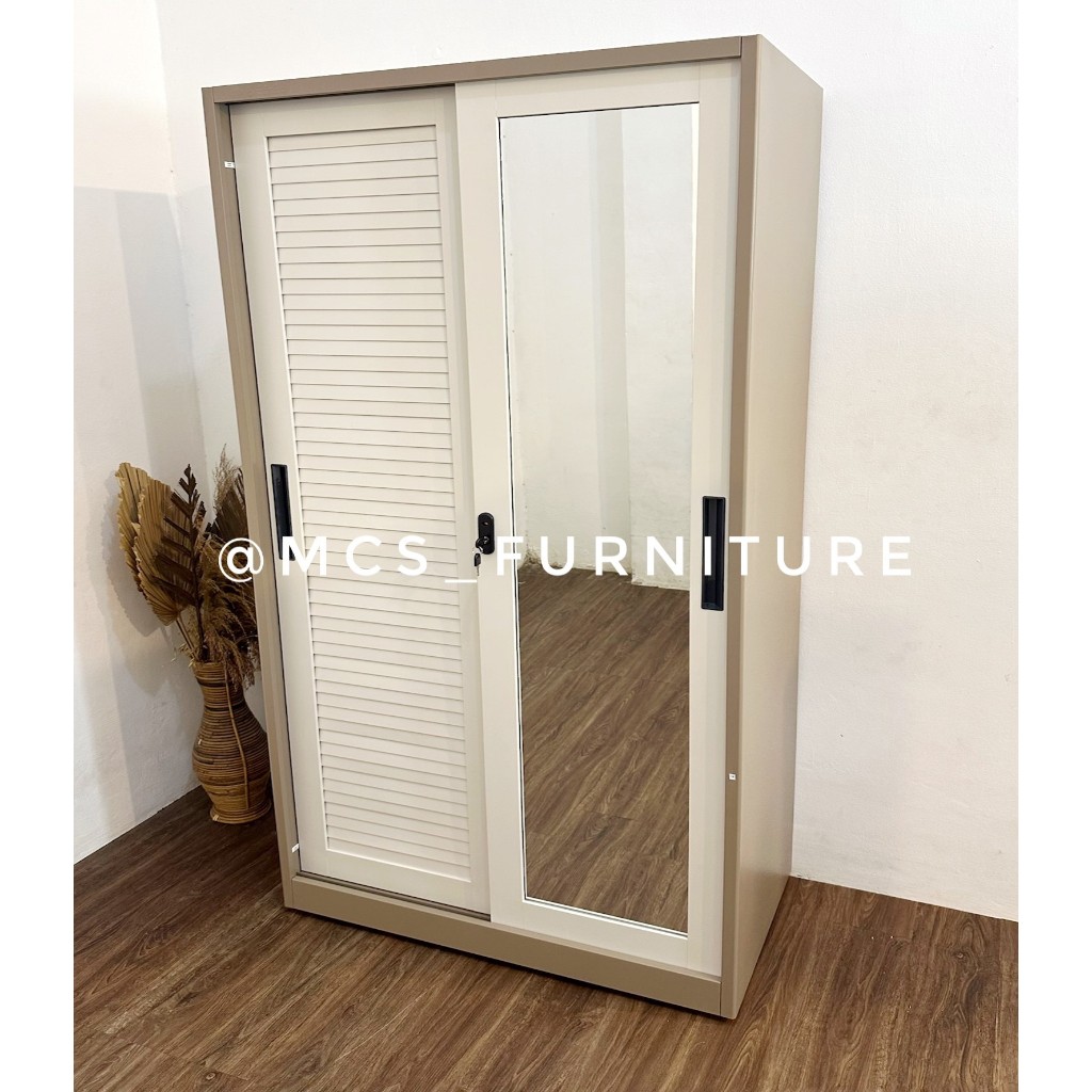 Lemari Besi Sliding Motif Garis Gantungan Gamis Banyak Sap Mebel Furniture Semarang