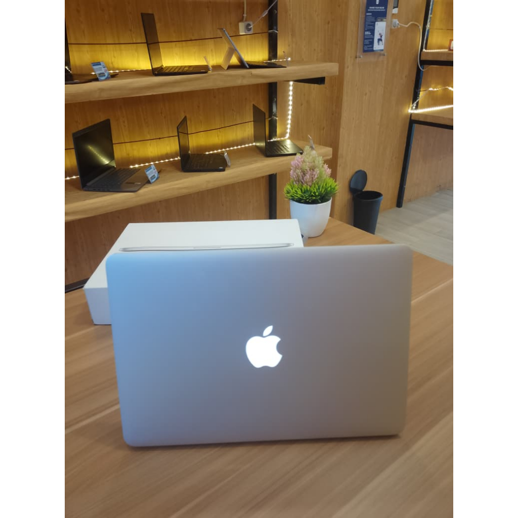 Macbook Pro 2015 "13 inch"  Intel Core i5