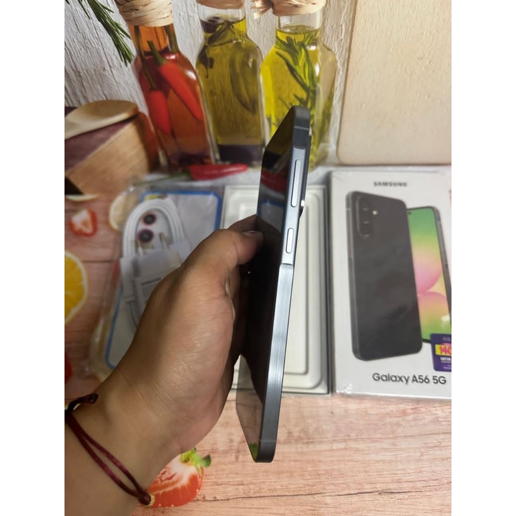 Jual hp bekas SAMSUNG A56 5g 12/256 Hitam likenew free adaptor n case