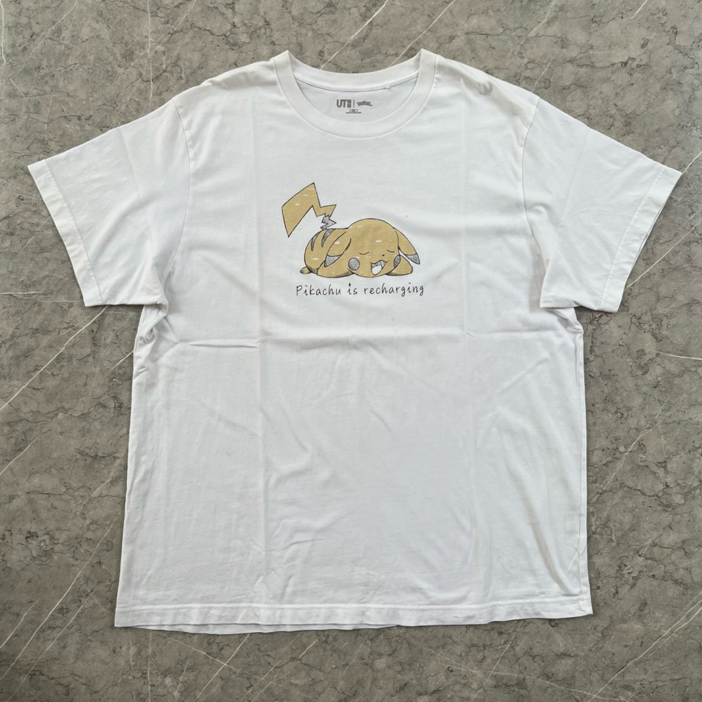 KAOS UNIQLO x POKEMON PIKACHU SECOND